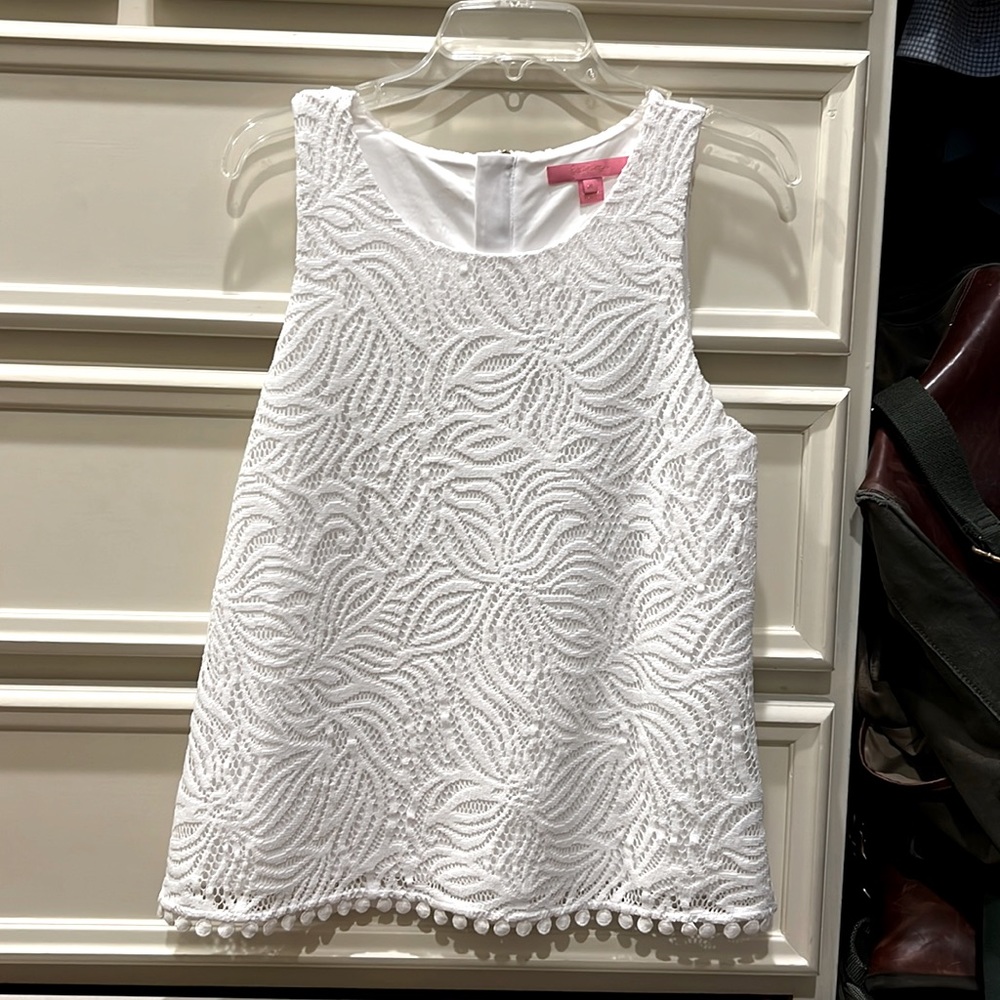 Lilly Pulitzer white top. NWOT. Never worn. Size medium